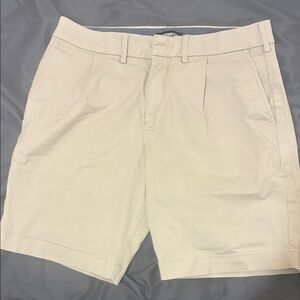 Express Men's Cream Flat-Front Shorts